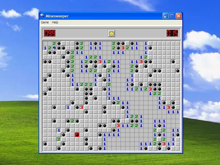 Pessoa jogando o jogo minesweeper, fazendo analogia sobre a maneira de usar a IA conta ou a favor de si.